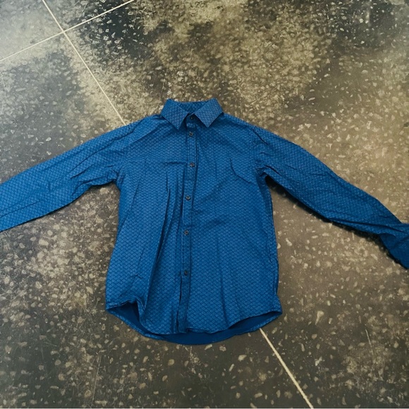 Van Heusen Long Sleeve Button Up Dress Shirt - Picture 3 of 8